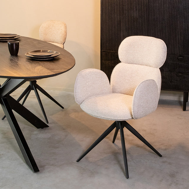 LABEL51 Eetkamerstoel Vidar - Naturel - Boucle van LABEL51 – Luxe comfort op maat van PureWonen. Vraag naar de beste prijs.