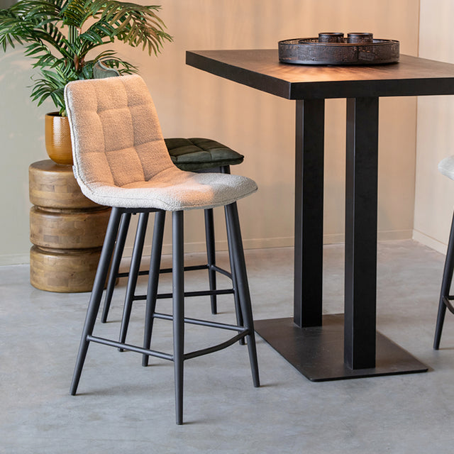 LABEL51 Barkruk Jelt - Naturel - Boucle - Zithoogte 65 van LABEL51 – Luxe comfort op maat van PureWonen. Vraag naar de beste prijs.