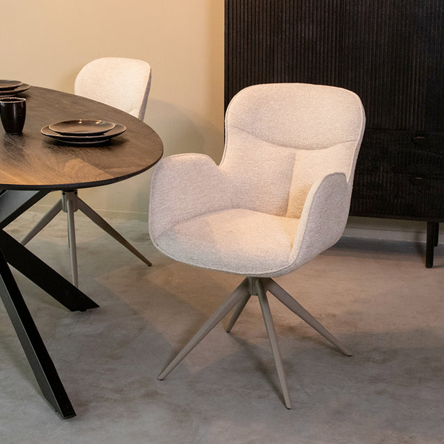 LABEL51 Eetkamerstoel Lasse - Naturel - Canyon van LABEL51 – Luxe comfort op maat van PureWonen. Vraag naar de beste prijs.