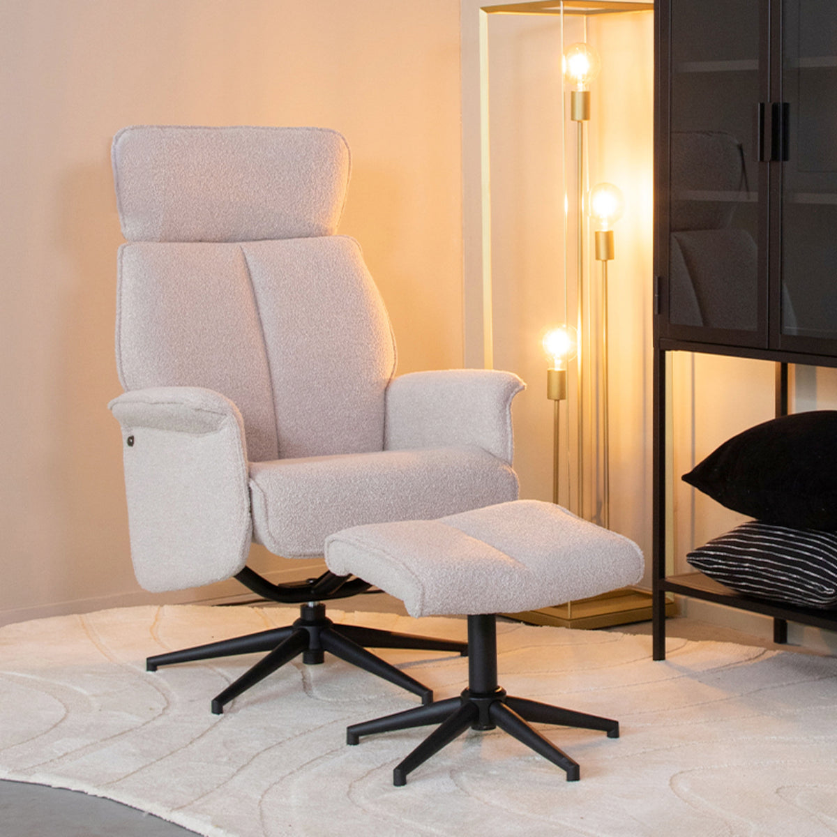 LABEL51 Fauteuil Verdal - Naturel - Boucle - Incl. Hocker van LABEL51 – Luxe comfort op maat van PureWonen. Vraag naar de beste prijs.