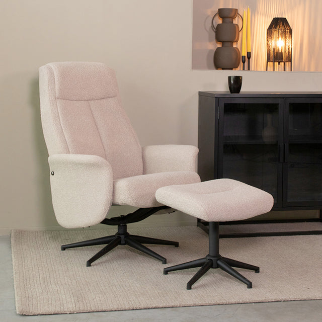 LABEL51 Fauteuil Bergen - Naturel - Boucle - Incl. Hocker van LABEL51 – Luxe comfort op maat van PureWonen. Vraag naar de beste prijs.