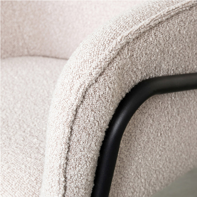 LABEL51 Eetkamerstoel Dexter - Naturel - Boucle van LABEL51 – Luxe comfort op maat van PureWonen. Vraag naar de beste prijs.