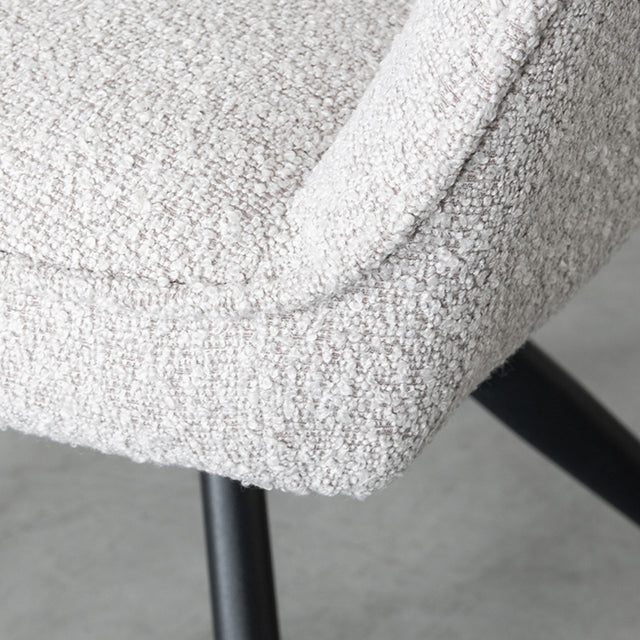 LABEL51 Eetkamerstoel Finley - Naturel - Boucle van LABEL51 – Luxe comfort op maat van PureWonen. Vraag naar de beste prijs.