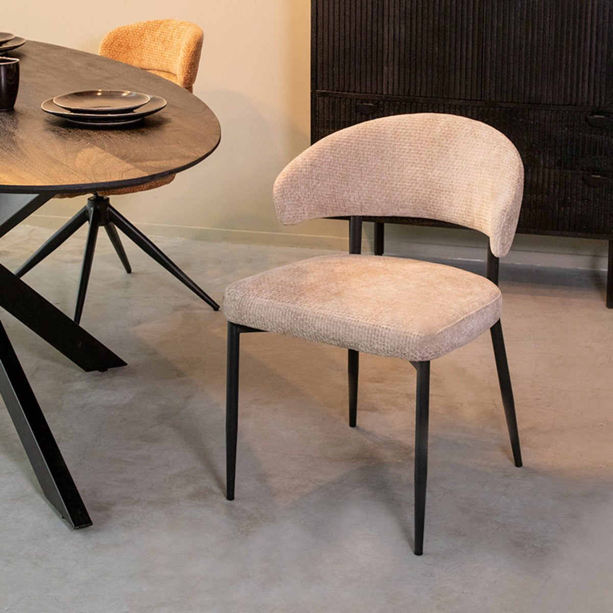 LABEL51 Eetkamerstoel Bliss - Clay - Elite van LABEL51 – Luxe comfort op maat van PureWonen. Vraag naar de beste prijs.