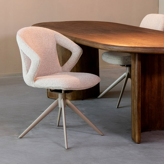 LABEL51 Eetkamerstoel Zurich - Naturel - Boucle van LABEL51 – Luxe comfort op maat van PureWonen. Vraag naar de beste prijs.