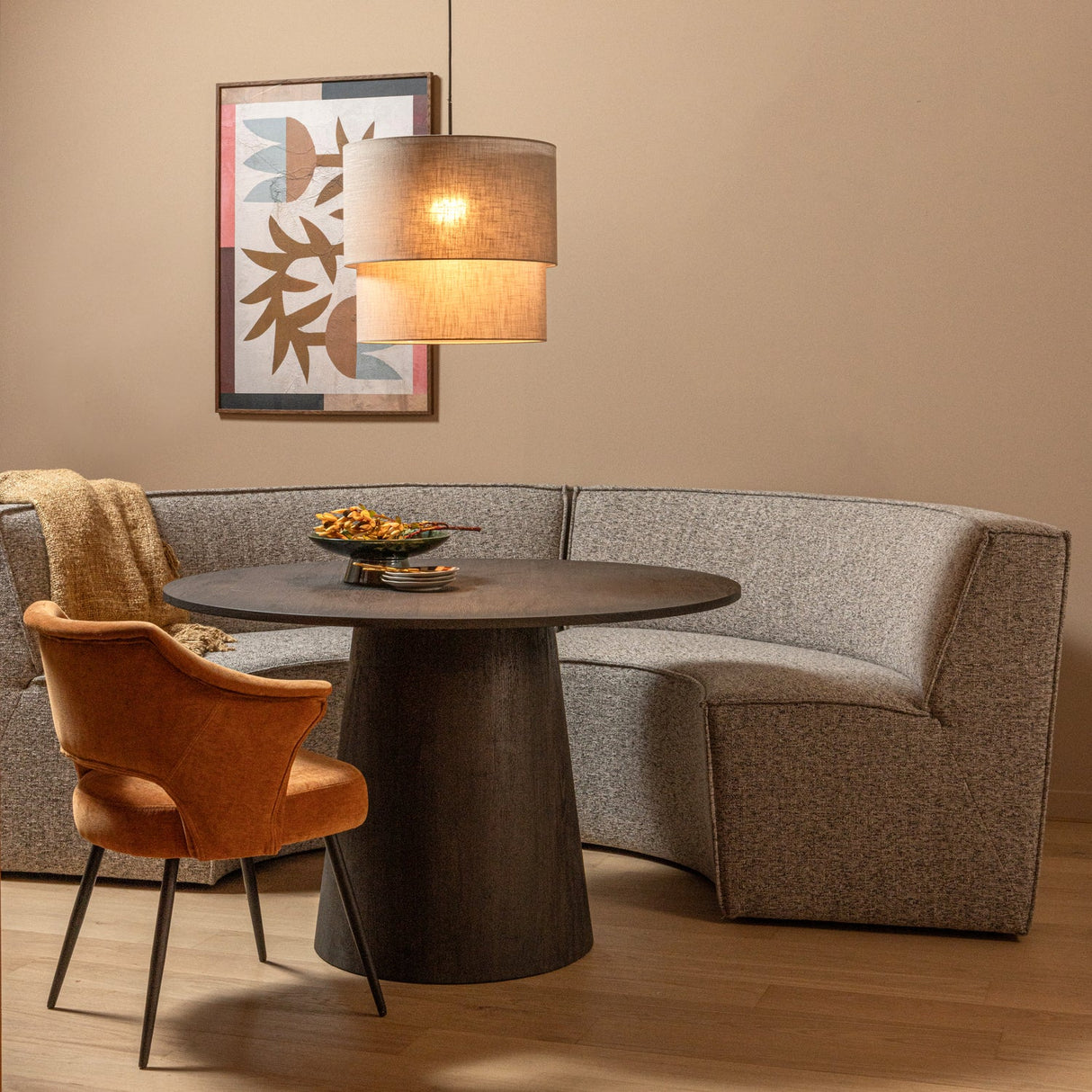 Europa 4 Zits Eetbank Geweven Stof Zand Melange van WOOOD – Luxe comfort op maat van PureWonen. Vraag naar de beste prijs.