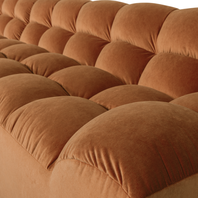 Allure Chaise Longue Links Velvet Terra van WOOOD – Luxe comfort op maat van PureWonen. Vraag naar de beste prijs.