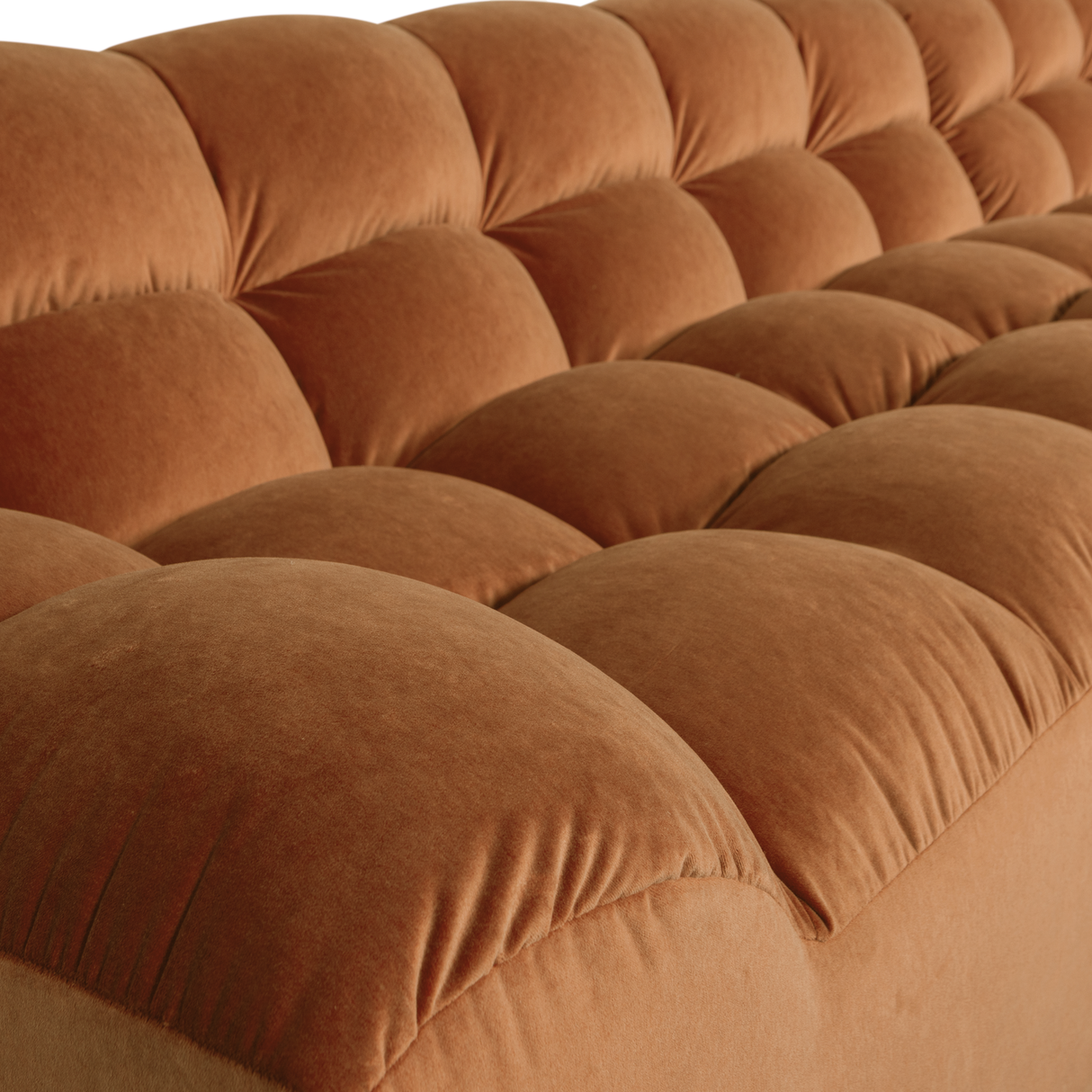 Allure Chaise Longue Rechts Velvet Terra van WOOOD – Luxe comfort op maat van PureWonen. Vraag naar de beste prijs.