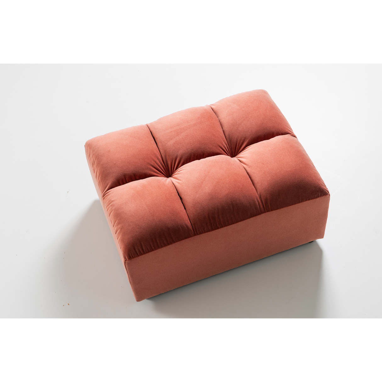 Allure Hocker Velvet Blush