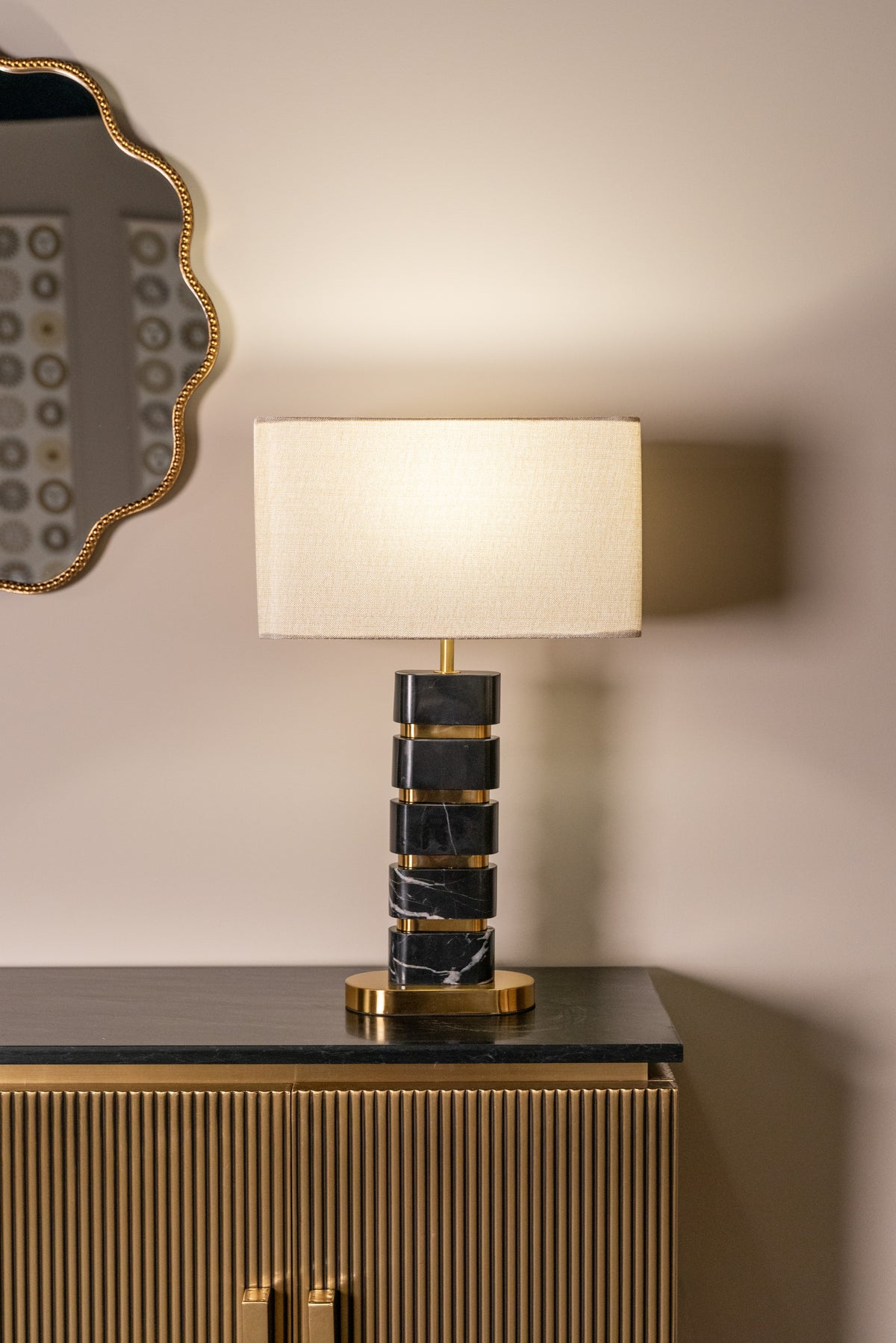 Tafellamp Levina incl. lampenkap (Black/gold) – Richmond Interiors (afbeelding 5)