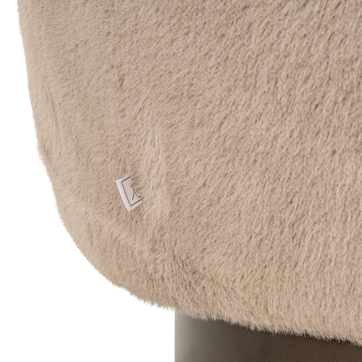 Lounge stoel Colmar khaki fluffy swivel van Richmond Interiors – Luxe comfort op maat van PureWonen. Vraag naar de beste prijs.