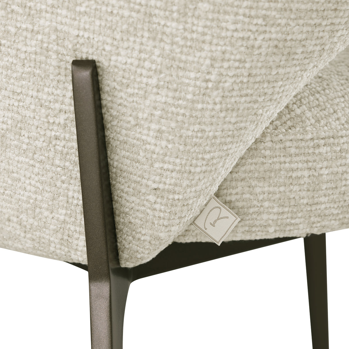 Eetkamerstoel Kenzi biscotti van Richmond Interiors – Luxe comfort op maat van PureWonen. Vraag naar de beste prijs.