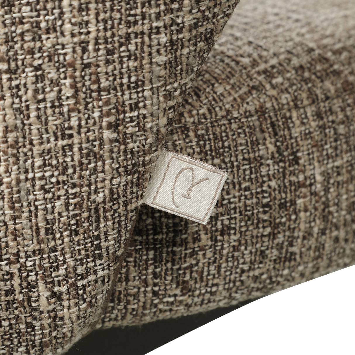 Eetkamer bank Kenzi brown tweed van Richmond Interiors – Luxe comfort op maat van PureWonen. Vraag naar de beste prijs.