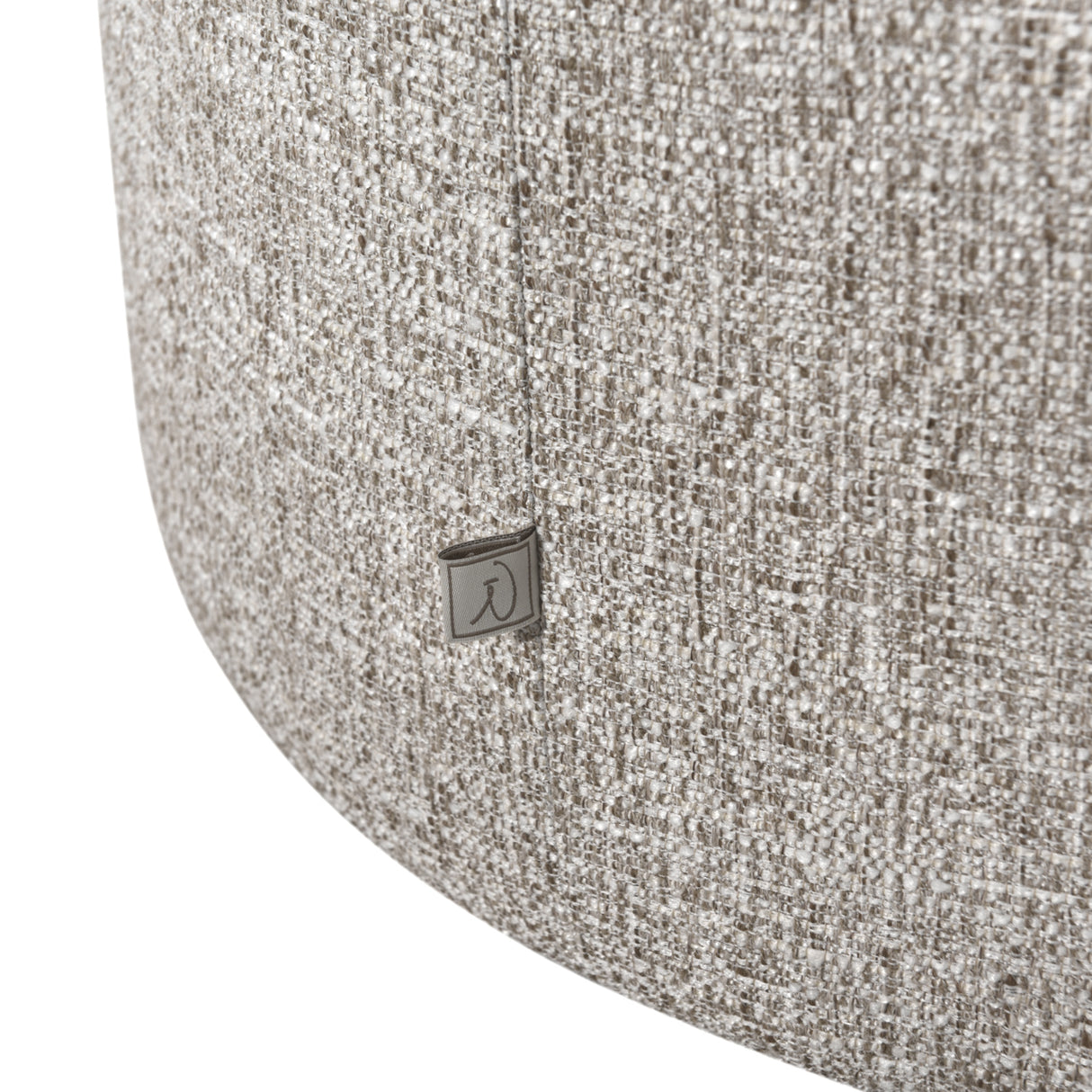 Lounge stoel Talley cream tweed swivel van Richmond Interiors – Luxe comfort op maat van PureWonen. Vraag naar de beste prijs.