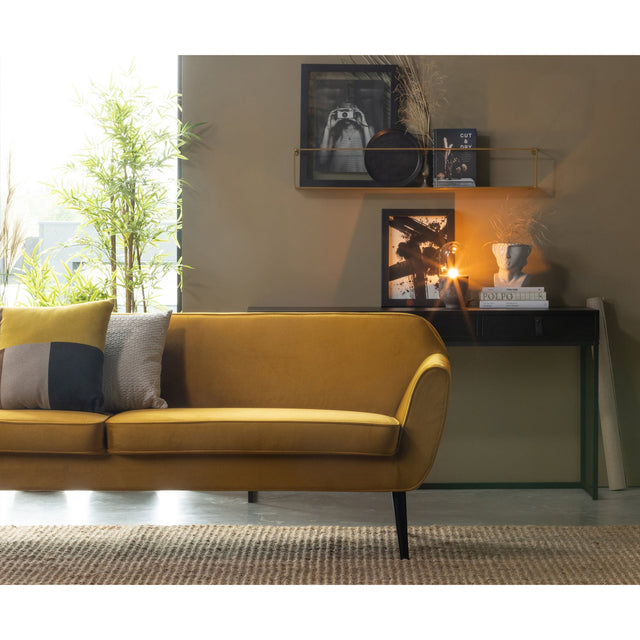 Rocco Xl Sofa 230 Cm Fluweel Oker van WOOOD – Luxe comfort op maat van PureWonen. Vraag naar de beste prijs.