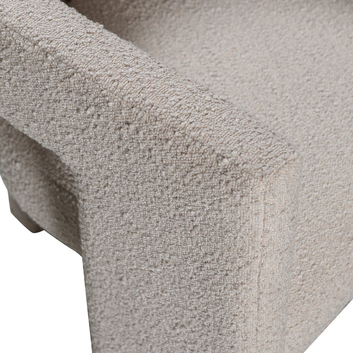 Tiwa Fauteuil Boucle Beige van WOOOD – Luxe comfort op maat van PureWonen. Vraag naar de beste prijs.