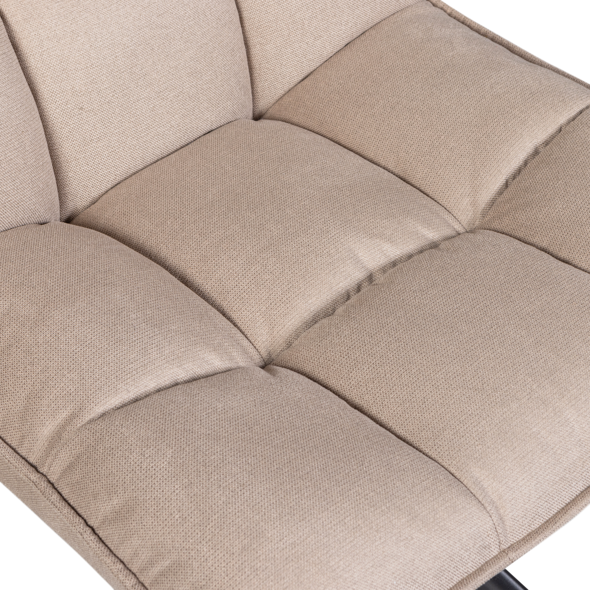 Jouke Draaifauteuil Zand van WOOOD – Luxe comfort op maat van PureWonen. Vraag naar de beste prijs.