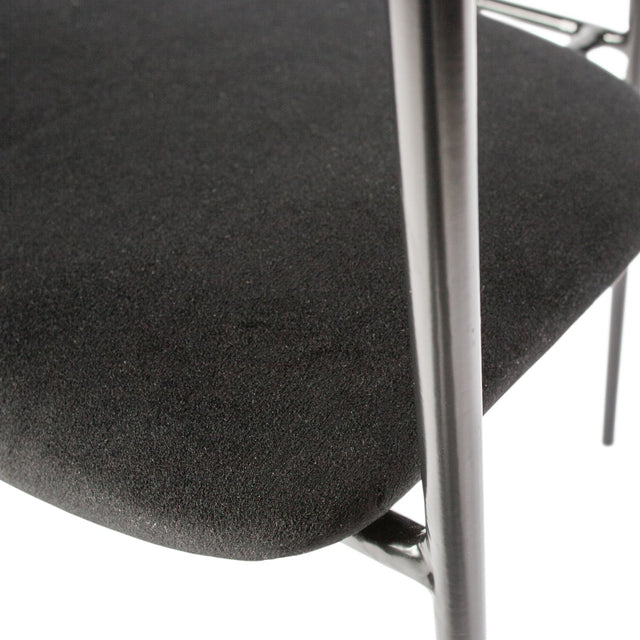 Ivy Eetkamerstoel Fluweel Zwart van WOOOD – Luxe comfort op maat van PureWonen. Vraag naar de beste prijs.