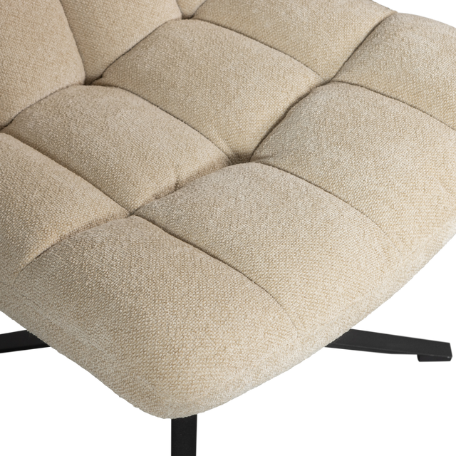 Job Draaifauteuil Boucle Zand van WOOOD – Luxe comfort op maat van PureWonen. Vraag naar de beste prijs.