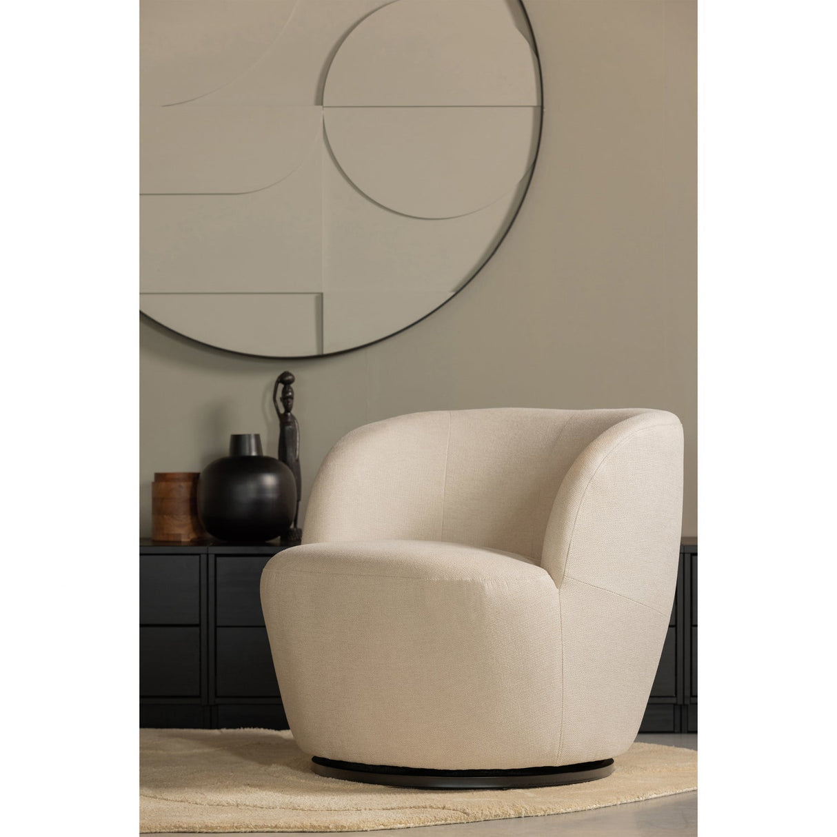 Serra Draaifauteuil Geweven Stof Off White van WOOOD – Luxe comfort op maat van PureWonen. Vraag naar de beste prijs.