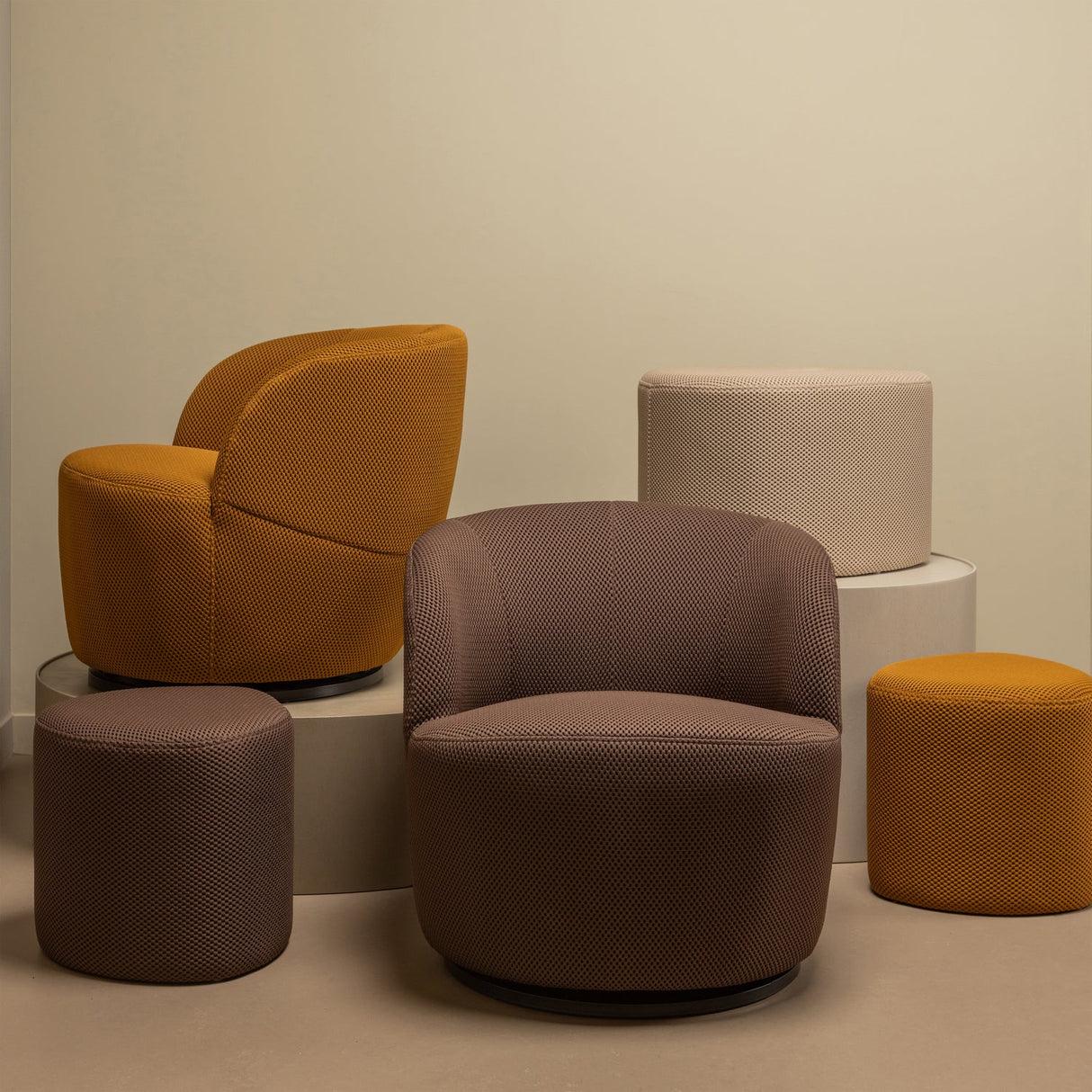 Puuk Poef Mesh Naturel 38x60x47 Cm van WOOOD – Luxe comfort op maat van PureWonen. Vraag naar de beste prijs.