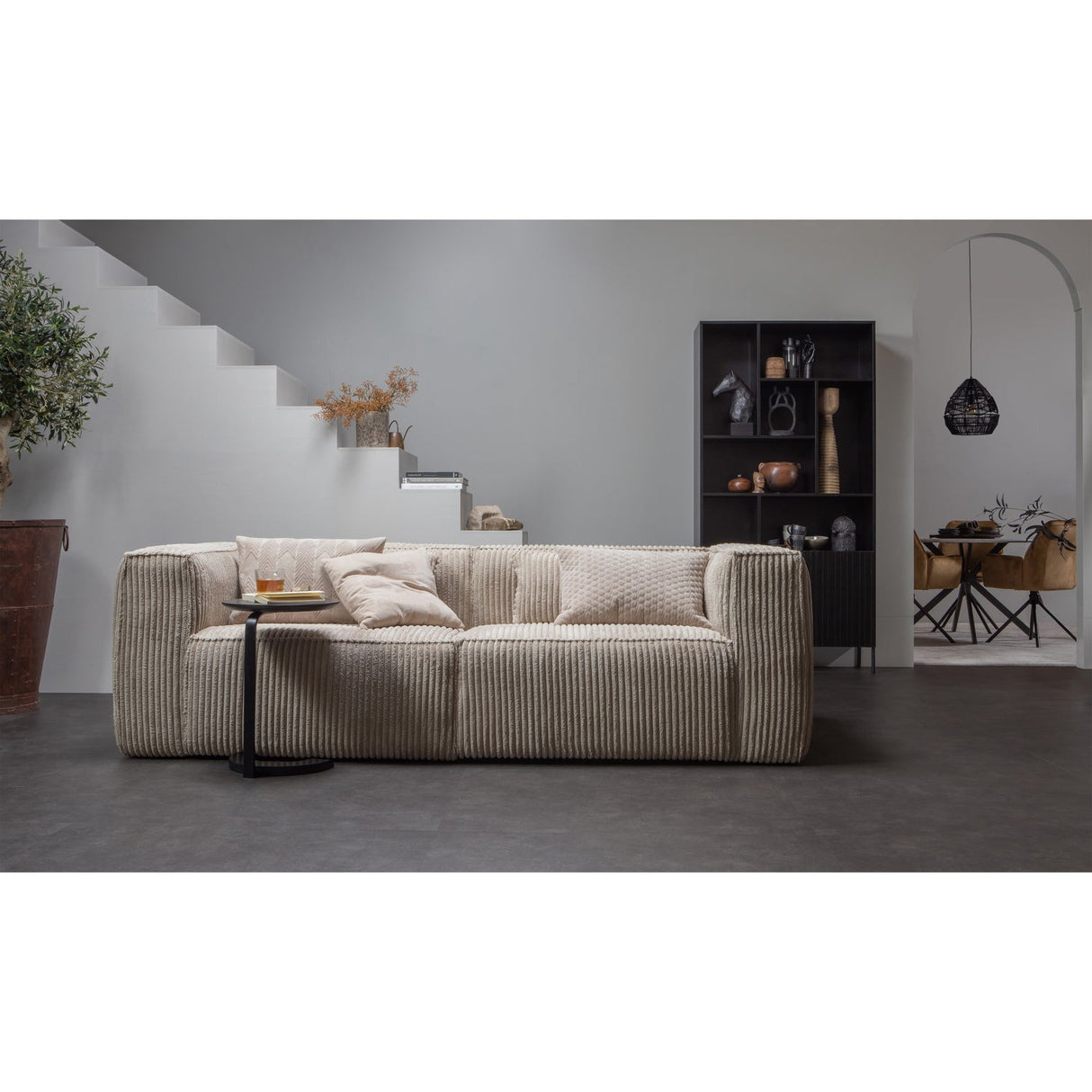 Bean 3,5 Zits Bank Grove Ribstof Travertin van WOOOD – Luxe comfort op maat van PureWonen. Vraag naar de beste prijs.