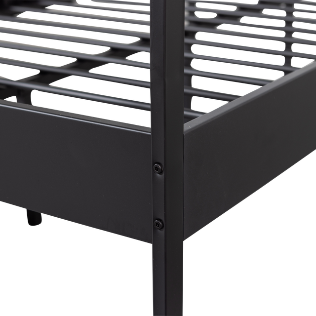 Mees Bed Twijfelaar Metaal Zwart 120x200 Cm van WOOOD – Luxe comfort op maat van PureWonen. Vraag naar de beste prijs.