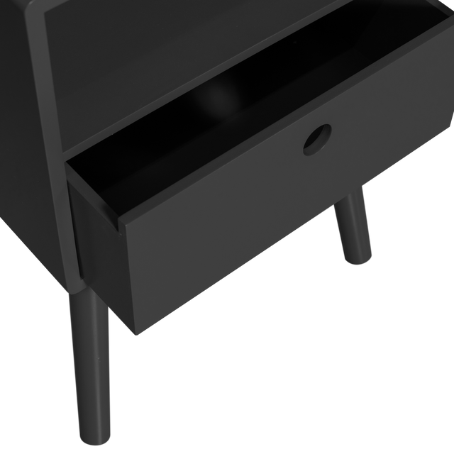 Ozzy Nachtkastje Hout Zwart van WOOOD – Luxe comfort op maat van PureWonen. Vraag naar de beste prijs.