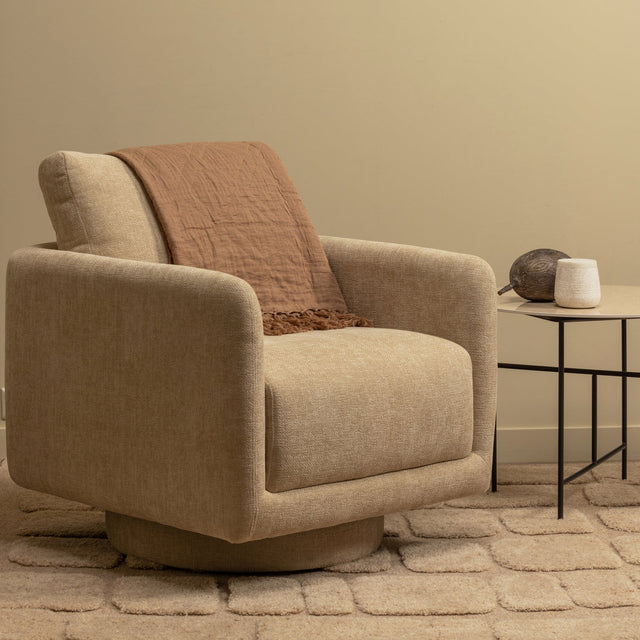 Oscar Draaifauteuil Naturel van WOOOD – Luxe comfort op maat van PureWonen. Vraag naar de beste prijs.