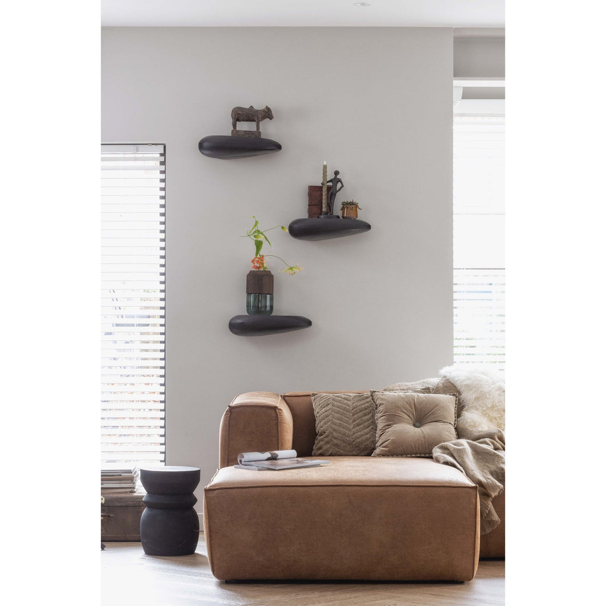 Bikkel Kruk Hout Zwart 40x O28 Cm van WOOOD – Luxe comfort op maat van PureWonen. Vraag naar de beste prijs.