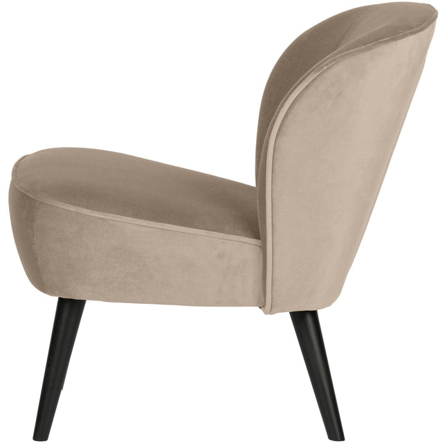 Sara Fauteuil Fluweel Khaki van WOOOD – Luxe comfort op maat van PureWonen. Vraag naar de beste prijs.