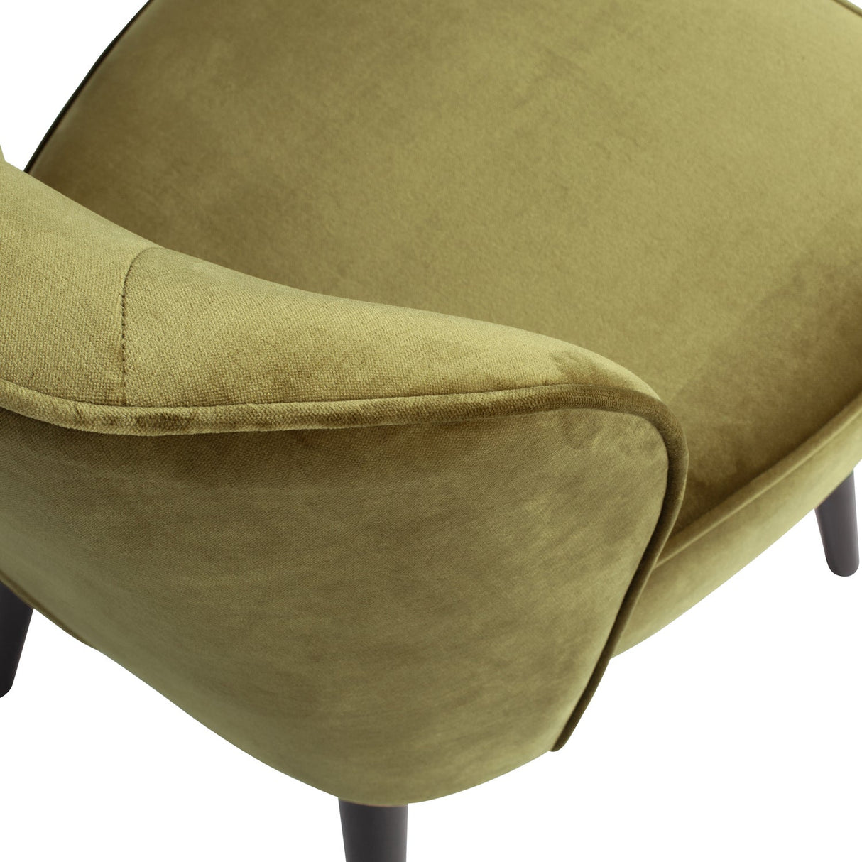 Sara Fauteuil Fluweel Army van WOOOD – Luxe comfort op maat van PureWonen. Vraag naar de beste prijs.