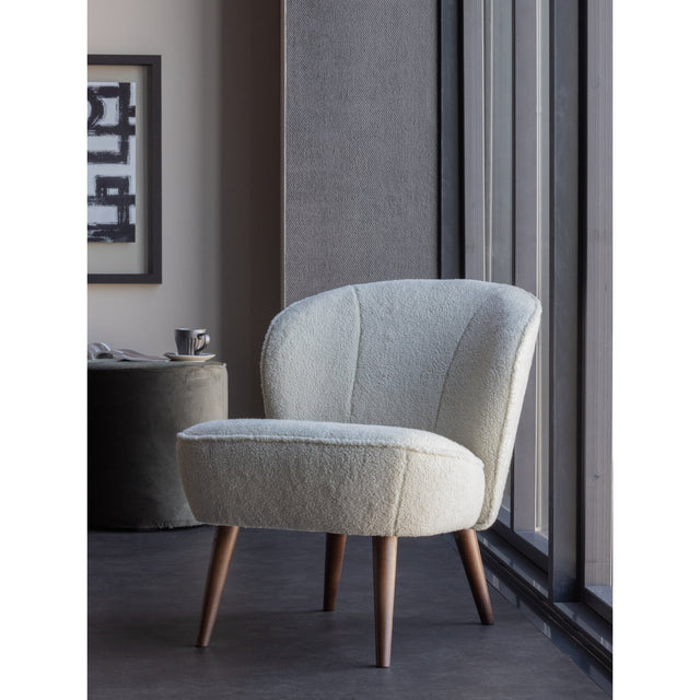 Sara Fauteuil Teddy Off White van WOOOD – Luxe comfort op maat van PureWonen. Vraag naar de beste prijs.