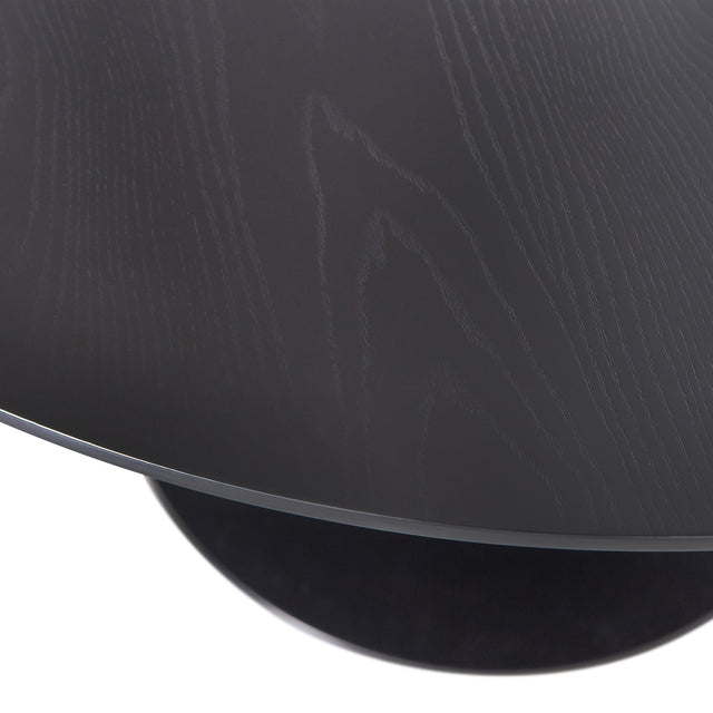 Sammy Eettafel Trompetvoet Rond Mdf Zwart O120 Cm van WOOOD – Luxe comfort op maat van PureWonen. Vraag naar de beste prijs.