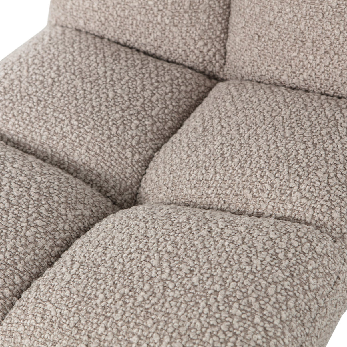 Vinny Draaistoel Boucle Zand van WOOOD – Luxe comfort op maat van PureWonen. Vraag naar de beste prijs.