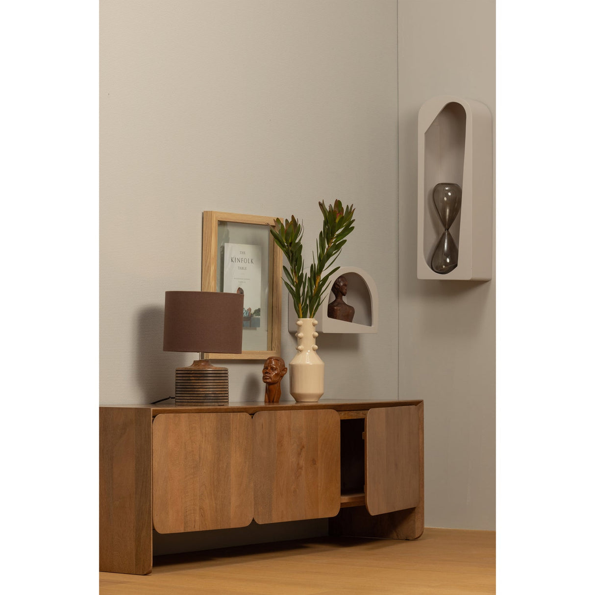 Noam Wanddeco Halfrond Hout Dust 15x35x24 Cm van WOOOD – Luxe comfort op maat van PureWonen. Vraag naar de beste prijs.