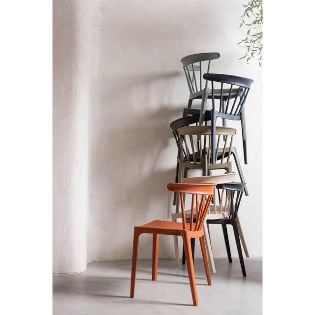 Bliss Tuinstoel Met Spijlen Kunststof Jadegroen van WOOOD – Luxe comfort op maat van PureWonen. Vraag naar de beste prijs.