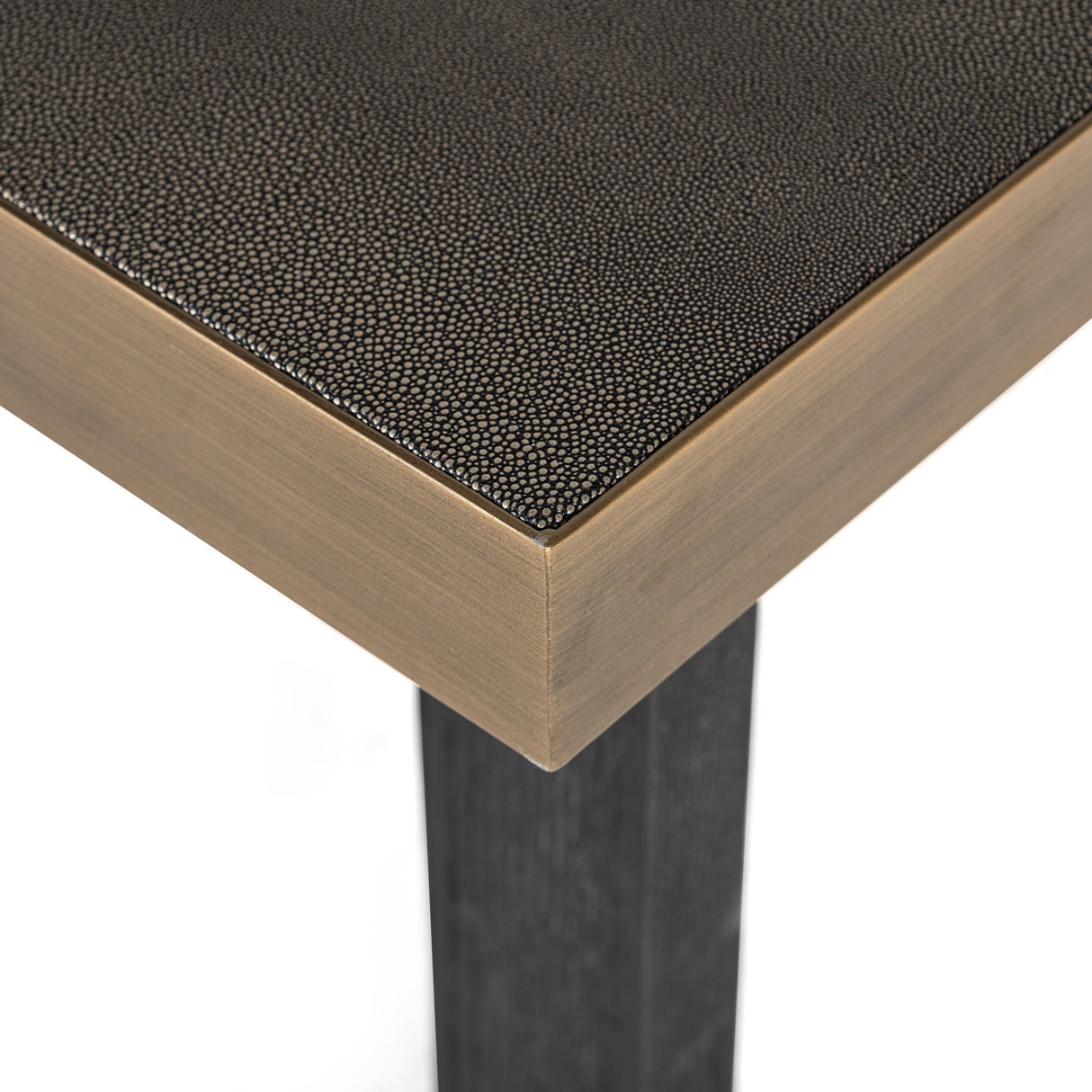 Eettafel Bloomville brass shagreen incl. glass top 230 van Richmond Interiors – Luxe comfort op maat van PureWonen. Vraag naar de beste prijs.