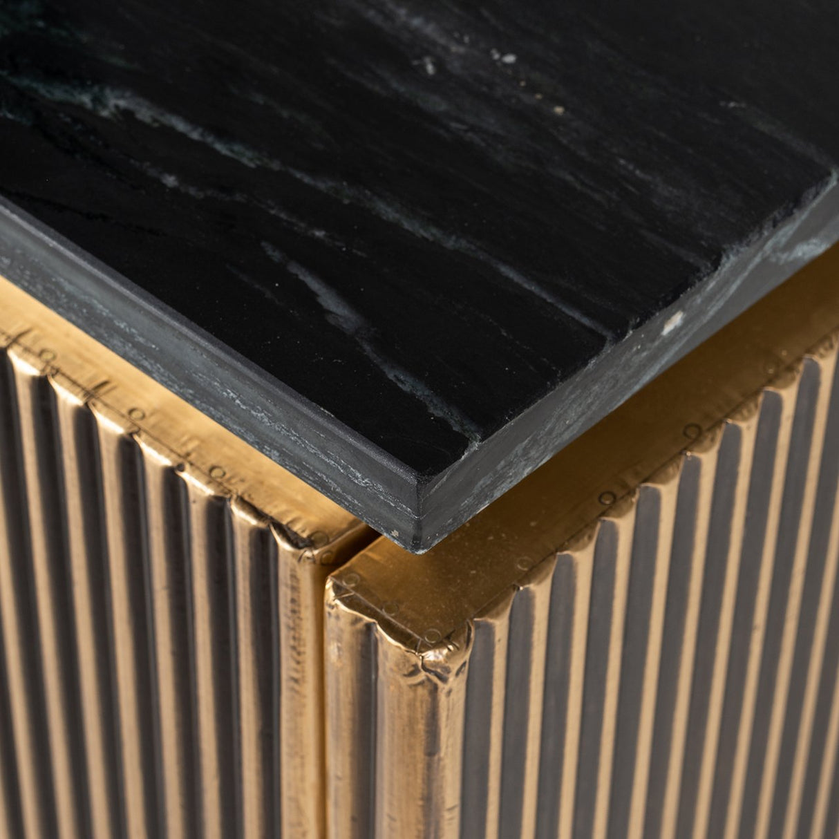 TV-dressoir Ironville 2-deuren (Gold) van Richmond Interiors – Luxe comfort op maat van PureWonen. Vraag naar de beste prijs.