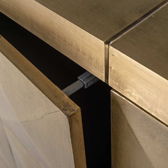 Dressoir Collada 3-deuren (Brushed Gold) van Richmond Interiors – Luxe comfort op maat van PureWonen. Vraag naar de beste prijs.