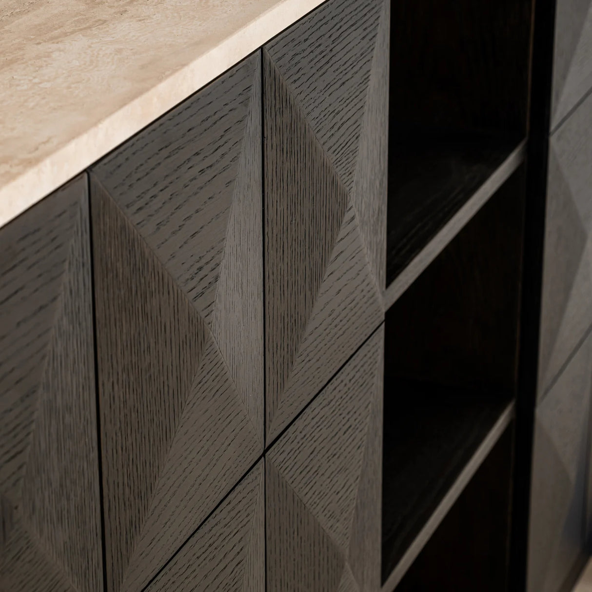 Dressoir Claremont brown 4-doors 2-shelves