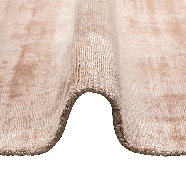 Vloerkleed Mila rose 300x400 van Richmond Interiors – Luxe comfort op maat van PureWonen. Vraag naar de beste prijs.