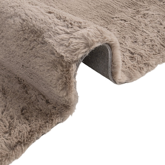 Vloerkleed Saifo furry 200x230 (Sand) van Richmond Interiors – Luxe comfort op maat van PureWonen. Vraag naar de beste prijs.