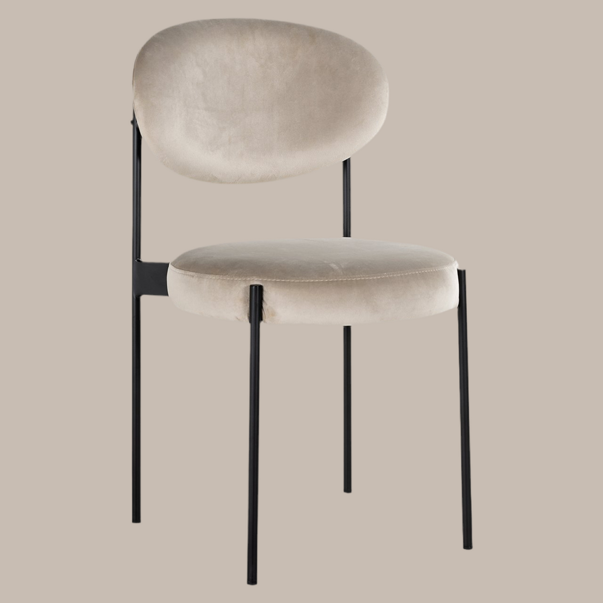 Stoel Kaylee khaki velvet (Quartz Khaki 903) van Richmond Interiors – Luxe comfort op maat van PureWonen. Vraag naar de beste prijs.