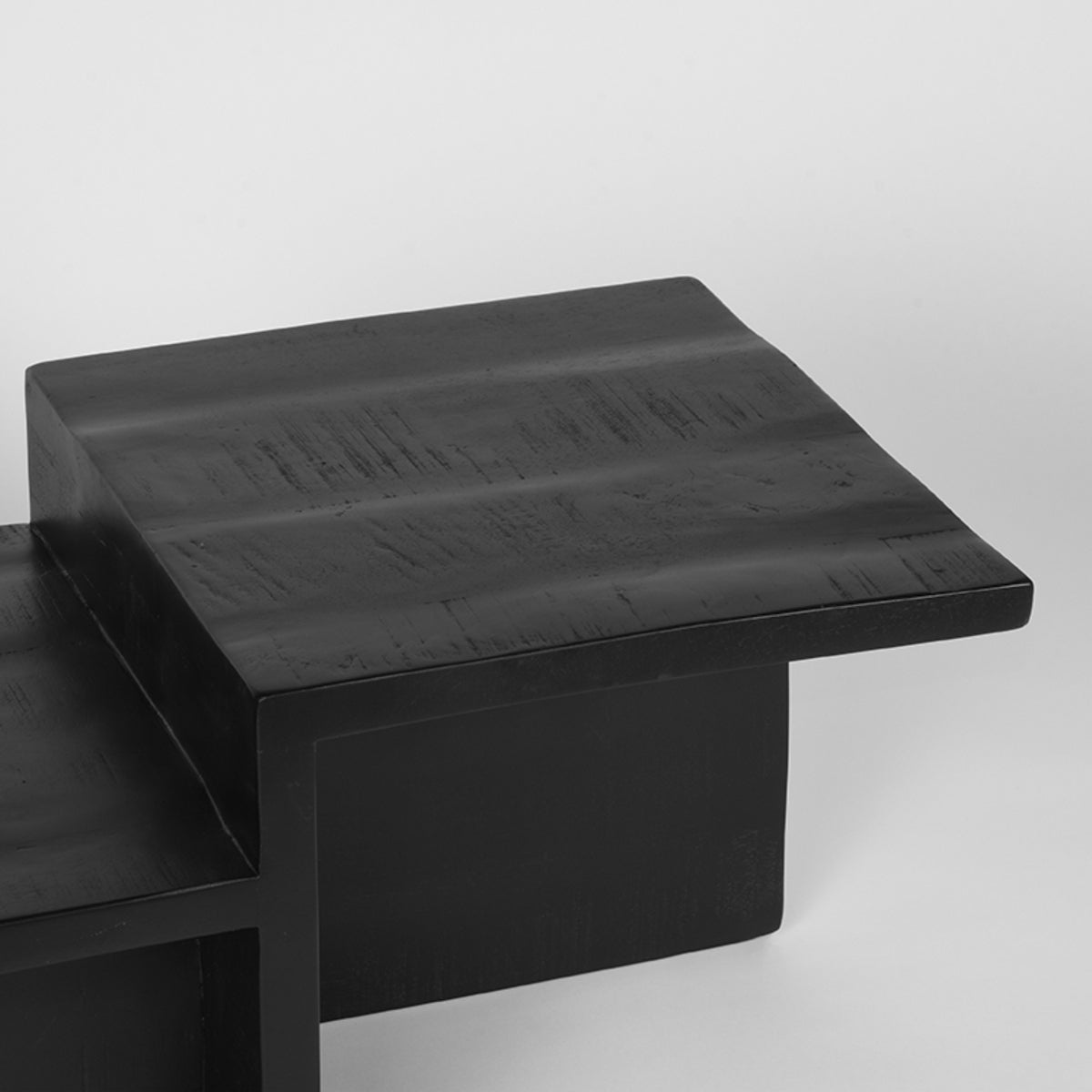 LABEL51 Salontafel Skip - Zwart - Mangohout - 90 cm van LABEL51 – Luxe comfort op maat van PureWonen. Vraag naar de beste prijs.