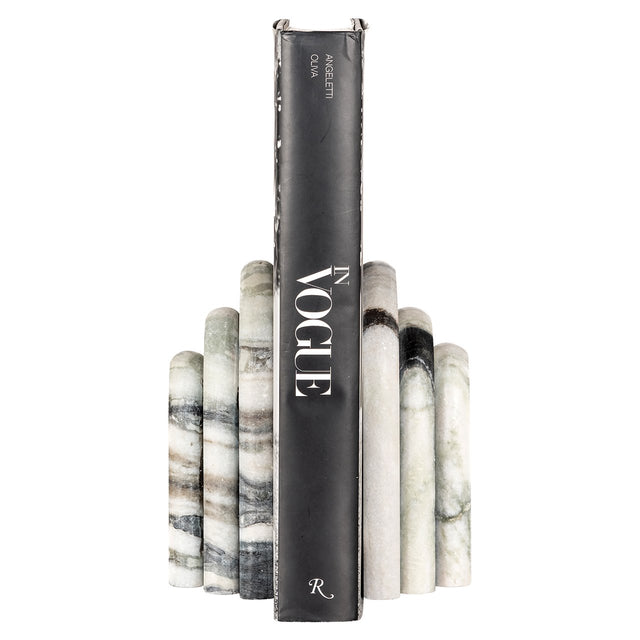 Boekenstandaard Fedde van Richmond Interiors – Luxe comfort op maat van PureWonen. Vraag naar de beste prijs.