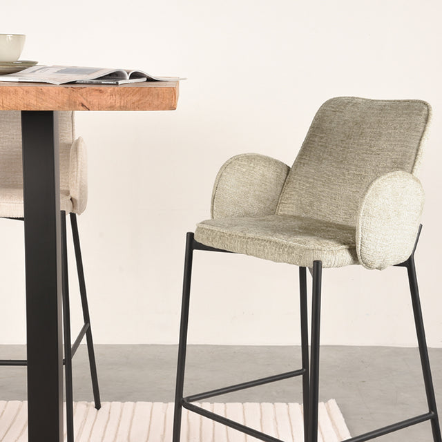 LABEL51 Barkruk Joni - Beige - Elegance - Zithoogte 78 van LABEL51 – Luxe comfort op maat van PureWonen. Vraag naar de beste prijs.