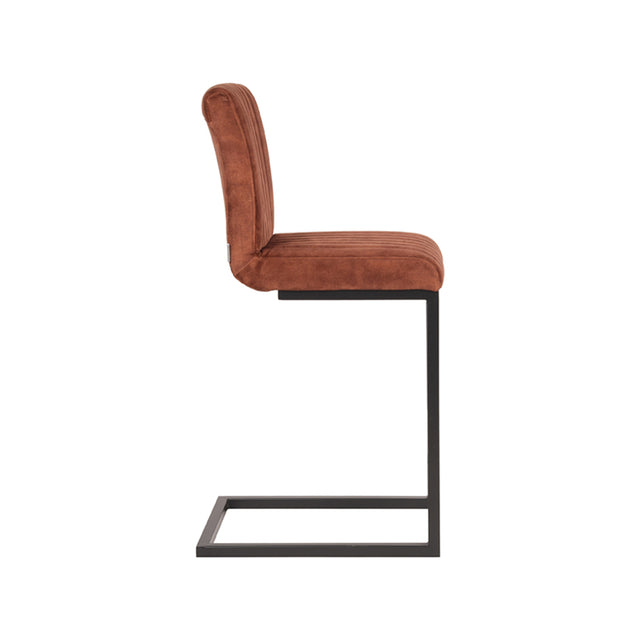 LABEL51 Barkruk Milo - Rust - Velours - Zithoogte 65 van LABEL51 – Luxe comfort op maat van PureWonen. Vraag naar de beste prijs.