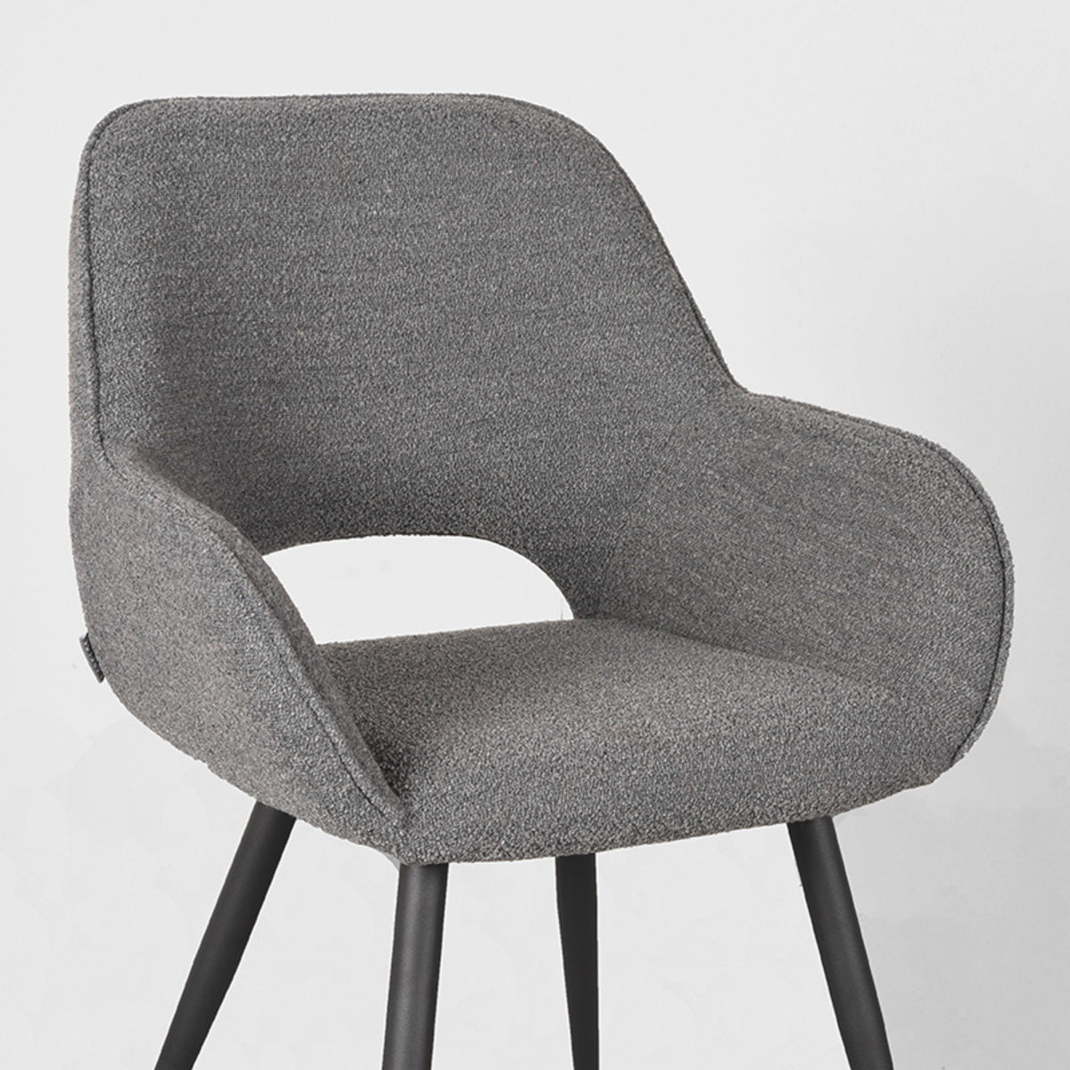 LABEL51 Eetkamerstoel Fer - Grijs - Boucle van LABEL51 – Luxe comfort op maat van PureWonen. Vraag naar de beste prijs.