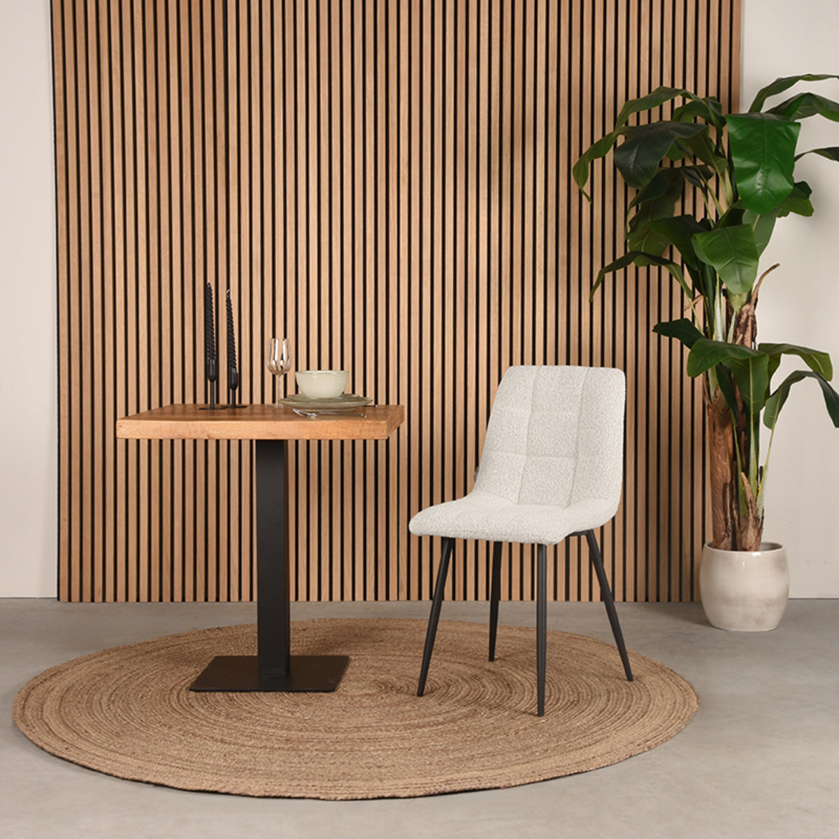 LABEL51 Eetkamerstoel Juul - Wit - Boucle van LABEL51 – Luxe comfort op maat van PureWonen. Vraag naar de beste prijs.
